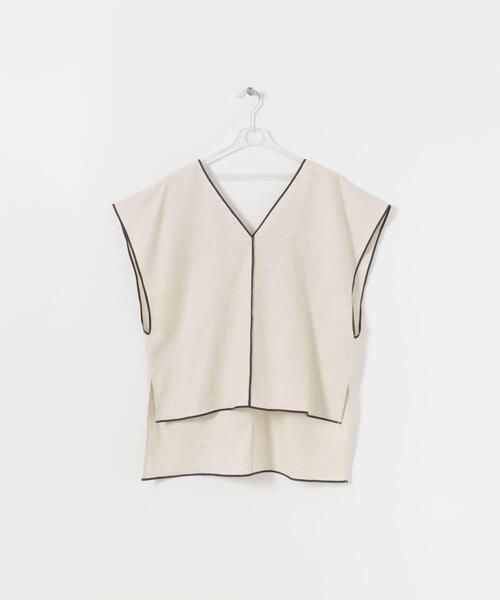 LAATO（ラート）の「PIPING VEST（Tシャツ/カットソー・レディース・オフホワイト/ブラウン・FREE）」の2枚目の写真