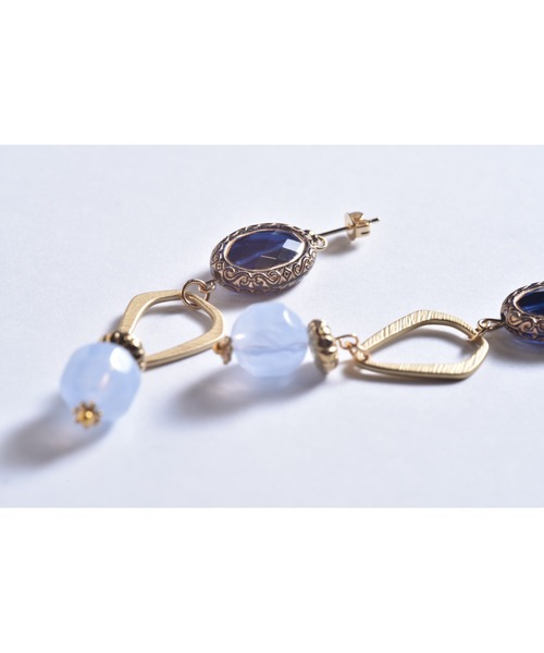 tone(トーン)の「【Astyle】blue×goldピアス(MA)(ピアス(両耳用)・レディース・ブルー・FREE)」の2枚目の写真