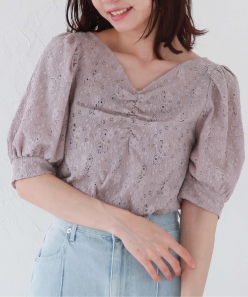 archives（アルシーヴ）の「フロントギャザーカットレースＴＯＰＳ（Tシャツ/カットソー・レディース・ピンクベージュ/ブルーグレー/ブラック/アイボリー・MEDIUM）」の4枚目の写真