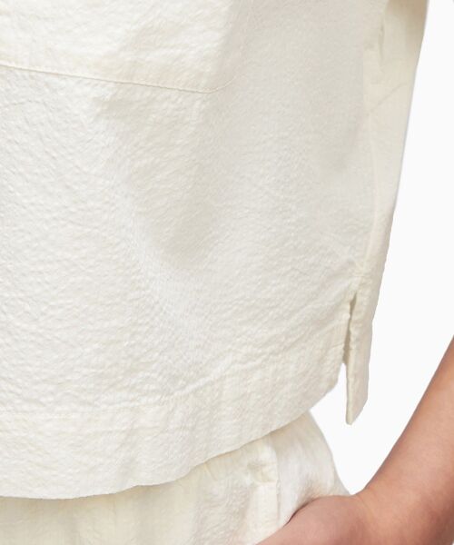 Calvin Klein(カルバン・クライン)の「ボクシーシアサッカーシャツ(シャツ/ブラウス・レディース・ホワイト・M/S/XS)」の9枚目の写真