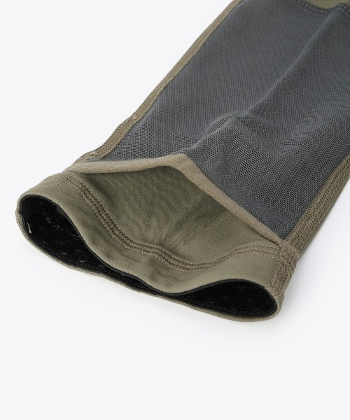 Columbia（コロンビア）の「Columbia/コロンビア アームカバー フリーザーゼロ II アームスリーブ 冷却 速乾 紫外線対策 UVカット CU1100（アームカバー・メンズ・カーキ/ブラック/ホワイト/オリーブ/ネイビー/グレー・S/M/L/XL/XS）」の10枚目の写真