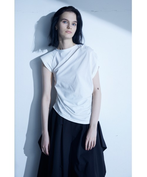 【美品】ドゥロワー アシンメトリーコットンTシャツ 近年 ペプラム ギャザー PLUS（プラス）の「【PLUS】ASYMMETRY GATHER Tシャツ/【PLUS