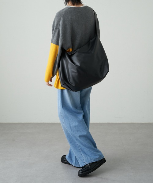 COLONY 2139（コロニートゥーワンスリーナイン）の「BIGショルダーバッグ（ショルダーバッグ・メンズ・ブラック/カーキ・FREE）」の9枚目の写真