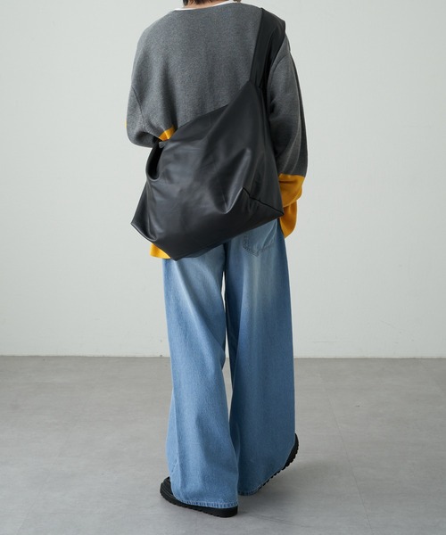 COLONY 2139（コロニートゥーワンスリーナイン）の「BIGショルダーバッグ（ショルダーバッグ・メンズ・ブラック/カーキ・FREE）」の14枚目の写真