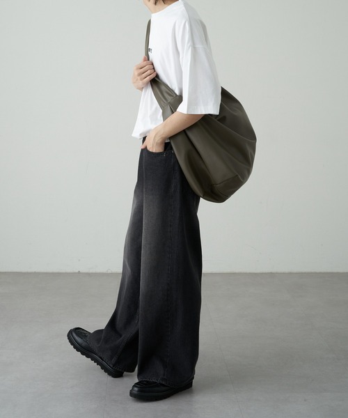 COLONY 2139（コロニートゥーワンスリーナイン）の「BIGショルダーバッグ（ショルダーバッグ・メンズ・ブラック/カーキ・FREE）」の6枚目の写真