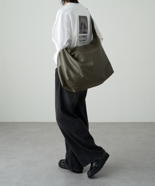 COLONY 2139（コロニートゥーワンスリーナイン）の「BIGショルダーバッグ（ショルダーバッグ・メンズ・ブラック/カーキ・FREE）」の21枚目の写真