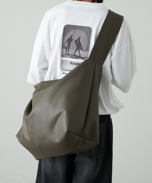 COLONY 2139（コロニートゥーワンスリーナイン）の「BIGショルダーバッグ（ショルダーバッグ・メンズ・ブラック/カーキ・FREE）」の16枚目の写真