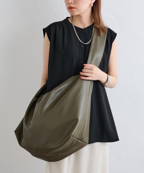 COLONY 2139（コロニートゥーワンスリーナイン）の「BIGショルダーバッグ（ショルダーバッグ・メンズ・ブラック/カーキ・FREE）」の19枚目の写真