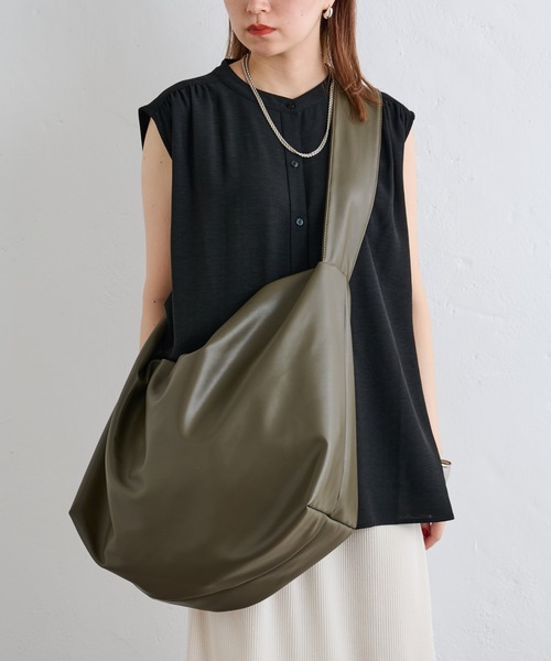 COLONY 2139（コロニートゥーワンスリーナイン）の「BIGショルダーバッグ（ショルダーバッグ・メンズ・ブラック/カーキ・FREE）」の4枚目の写真