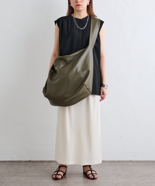 COLONY 2139（コロニートゥーワンスリーナイン）の「BIGショルダーバッグ（ショルダーバッグ・メンズ・ブラック/カーキ・FREE）」の15枚目の写真