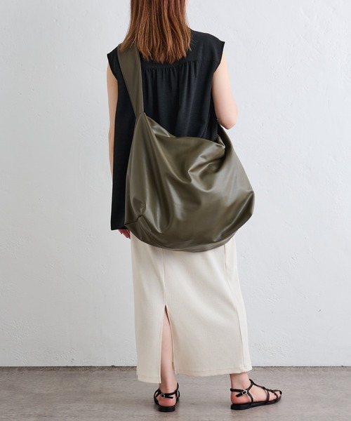 COLONY 2139（コロニートゥーワンスリーナイン）の「BIGショルダーバッグ（ショルダーバッグ・メンズ・ブラック/カーキ・FREE）」の5枚目の写真