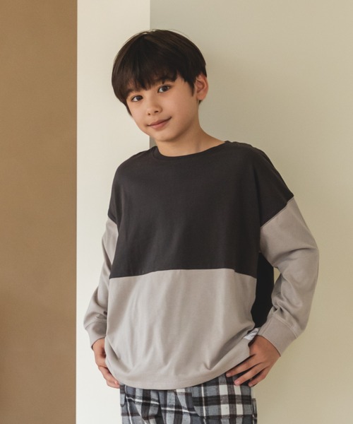 pairmanon(ペアマノン)の「バイカラー プリント ポケット付き アソート 長袖 Tシャツ(Tシャツ/カットソー・キッズ・パープル系その他3/ブルー系その他3/ブルー系その他/ブラック系その他/パープル/グレー系その他/ブラック系その他2/グリーン系その他/パープル系その他2/ベージュ系その他/その他/ピンク系その他4/パープル系その他/ブラック系その他3/ブラウン系その他/ブラック系その他4/グリーン系その他4/ブラウン系その他2/グリーン系その他3/グリーン系その他2・90/130/150/120/80/140/110/100)」の4枚目の写真