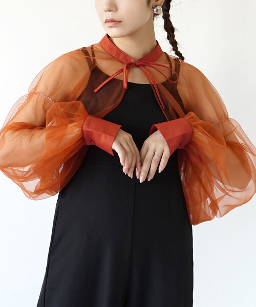 e-zakkamania stores（イーザッカマニアストアーズ）の「シアー パフスリーブボレロ（シャツ/ブラウス・レディース・ベージュ/ブラック/ダークグリーン/グレー/テラコッタ・M）」の3枚目の写真