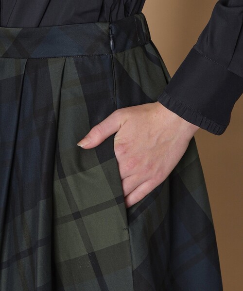 MACKINTOSH LONDON（マッキントッシュ ロンドン）の「ブラックウォッチスカート（スカート・レディース・ネイビー・38/36）」の6枚目の写真