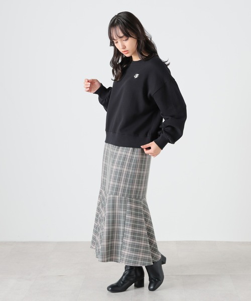 Honeys（ハニーズ）の「ロゴ刺繍ゆるスウェットトレーナー