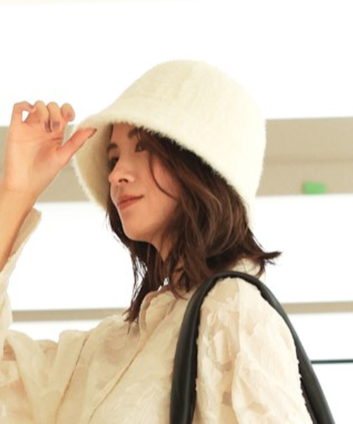 abahouse mavie（アバハウスマヴィ）の「フェイクスエードバケットハット（ハット・レディース・ブラック/ベージュ/アイボリー/ブラック系その他・フリー）」の2枚目の写真