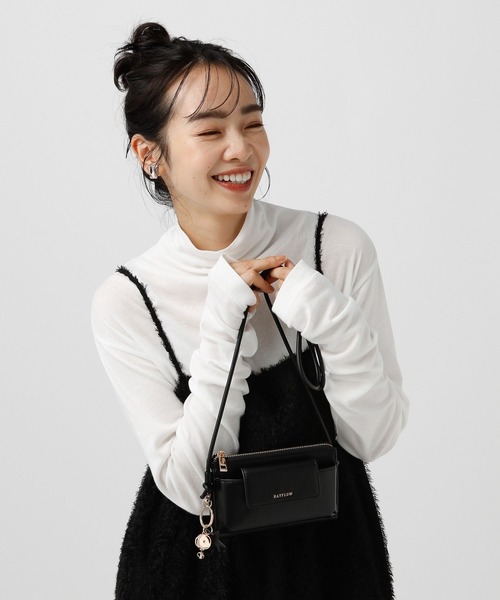 BAYFLOW（ベイフロー）の「フラップスマホショルダー（ショルダーバッグ・レディース・ライトグレー/ブラック/アイボリー・FREE）」の16枚目の写真