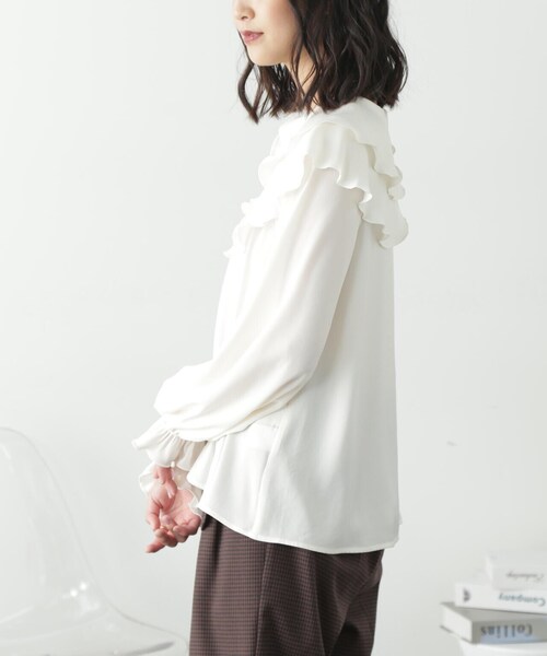 FREE'S MART（フリーズマート）の「ヴィンテージサテンフリルカラーブラウス（シャツ/ブラウス・レディース・ホワイト/ベージュ・FREE）」の12枚目の写真