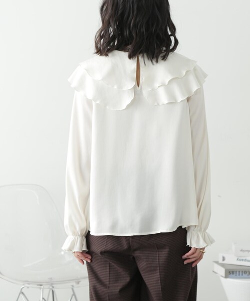 FREE'S MART（フリーズマート）の「ヴィンテージサテンフリルカラーブラウス（シャツ/ブラウス・レディース・ホワイト/ベージュ・FREE）」の13枚目の写真