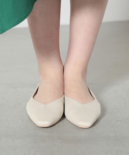 BEAMS HEART（ビームスハート）の「BEAMS HEART / ニット フラットパンプス（パンプス・レディース・ブラック/オフホワイト・SMALL/MEDIUM/LARGE）」の5枚目の写真