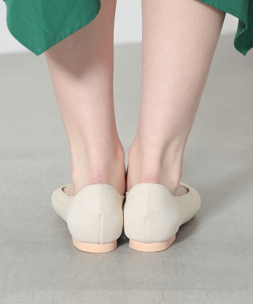 BEAMS HEART（ビームスハート）の「BEAMS HEART / ニット フラットパンプス（パンプス・レディース・ブラック/オフホワイト・SMALL/MEDIUM/LARGE）」の7枚目の写真