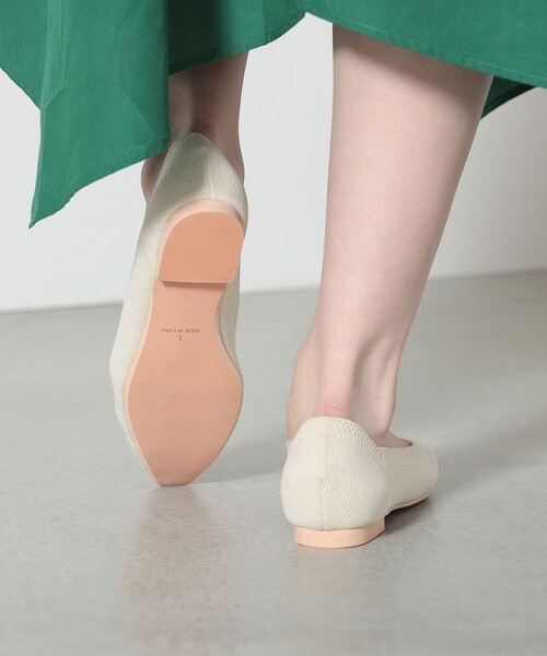 BEAMS HEART（ビームスハート）の「BEAMS HEART / ニット フラットパンプス（パンプス・レディース・ブラック/オフホワイト・SMALL/MEDIUM/LARGE）」の8枚目の写真
