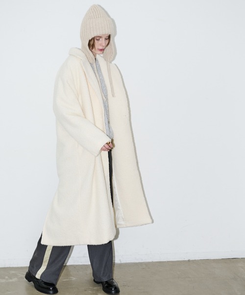 AIC.（エーアイシー）の「オーバーサイズダブルチェスターボアコート（チェスターコート・レディース・オフホワイト/ブラック/グレー・FREE）」の8枚目の写真