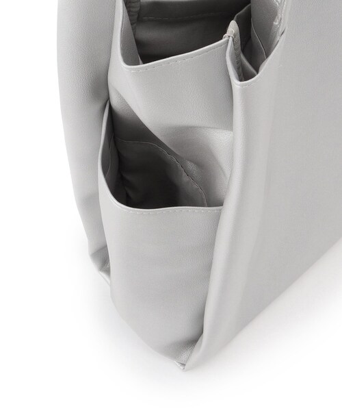 ITS'DEMO（イッツデモ）の「◆【仕分けしやすい6ポケット／オンオフ使える／A4OK】収納上手になれるトート（トートバッグ・レディース・アイボリー/ブラック/ナチュラル/グレー/シルバー/ブルー系その他・00）」の21枚目の写真