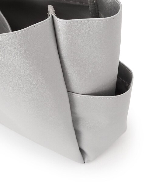 ITS'DEMO（イッツデモ）の「◆【仕分けしやすい6ポケット／オンオフ使える／A4OK】収納上手になれるトート（トートバッグ・レディース・アイボリー/ブラック/ナチュラル/グレー/シルバー/ブルー系その他・00）」の19枚目の写真