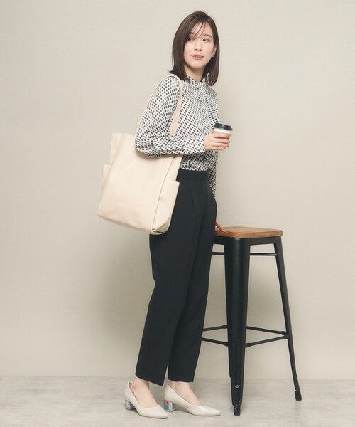 ITS'DEMO（イッツデモ）の「◆【仕分けしやすい6ポケット／オンオフ使える／A4OK】収納上手になれるトート（トートバッグ・レディース・アイボリー/ブラック/ナチュラル/グレー/シルバー/ブルー系その他・00）」の22枚目の写真