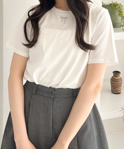 Heather(ヘザー)の「リボンモチーフTEE 110900(Tシャツ/カットソー・レディース・オフホワイト/グレー/ブラック・FREE)」の5枚目の写真
