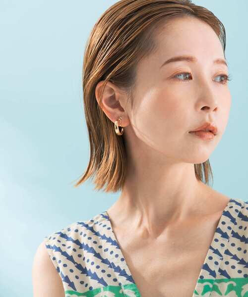 URBAN RESEARCH ROSSO WOMEN（アーバンリサーチ　ロッソ）の「ミニフープイヤリング（イヤリング・レディース・ゴールド・FREE）」の4枚目の写真