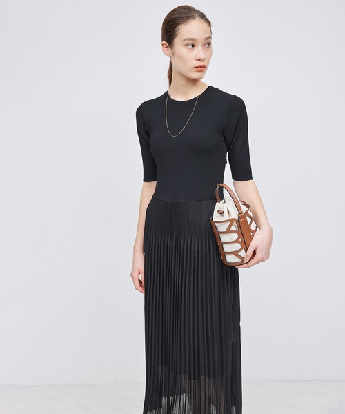 ROPE'(ロペ)の「ニット布帛コンビプリーツワンピース(ワンピース・レディース・ブラック/ホワイト系その他5/カーキ・38/36)」の2枚目の写真