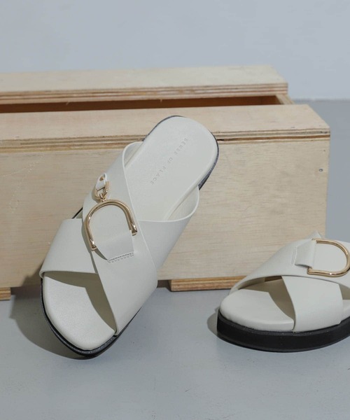 SENSE OF PLACE by URBAN RESEARCH（センスオブプレイスバイアーバンリサーチ）の「ビッグバックルサンダル（サンダル・レディース・アイボリー/ブラック/ブラウン・MEDIUM/LARGE/SMALL）」の12枚目の写真