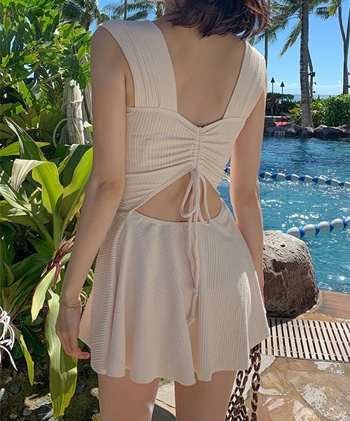 c.u.l（シーユーエル）の「フリルスカート ワンピース 水着 culb83（水着・レディース・ブラック/アイボリー・M/L/XL）」の3枚目の写真