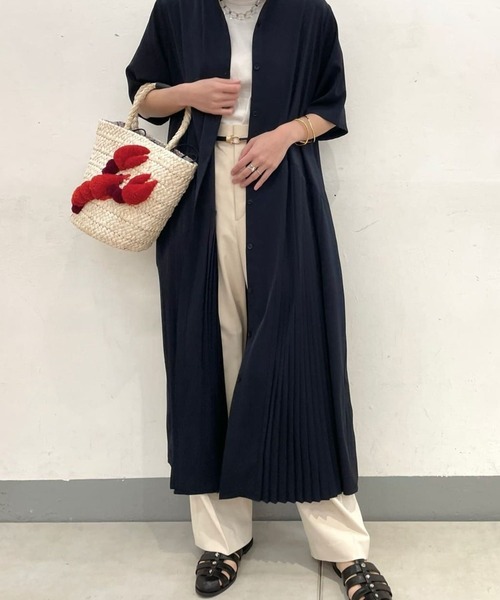 ear PAPILLONNER（イアパピヨネ）の「《羽織としても使える》斜めプリーツワンピース【SUM1 STYLE】（シャツワンピース・レディース・キャメル/ネイビー・FREE）」の17枚目の写真