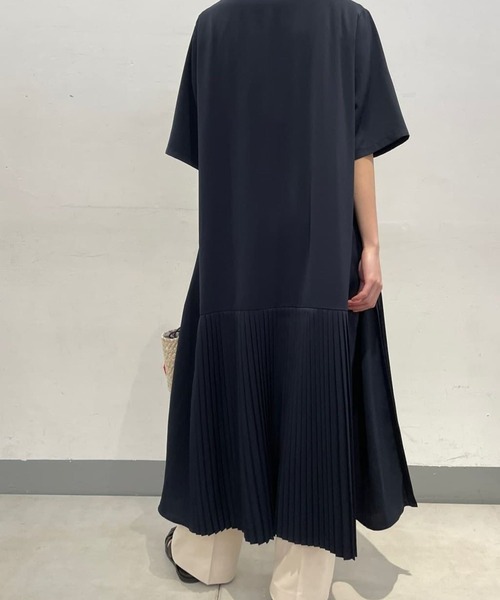 【新品】SUM1 STYLE 半袖斜めプリーツワンピースearハピヨネ 半袖斜めプリーツワンピース【SUM1 STYLE(スミスタイル
