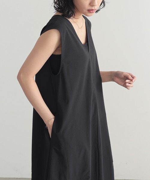 for/c（フォーシー）の「ドライコクーンジャンパースカート【サスティナブル】（ジャンパースカート・レディース・チャコールグレー/ブラック・M/L/PM/TM）」の7枚目の写真