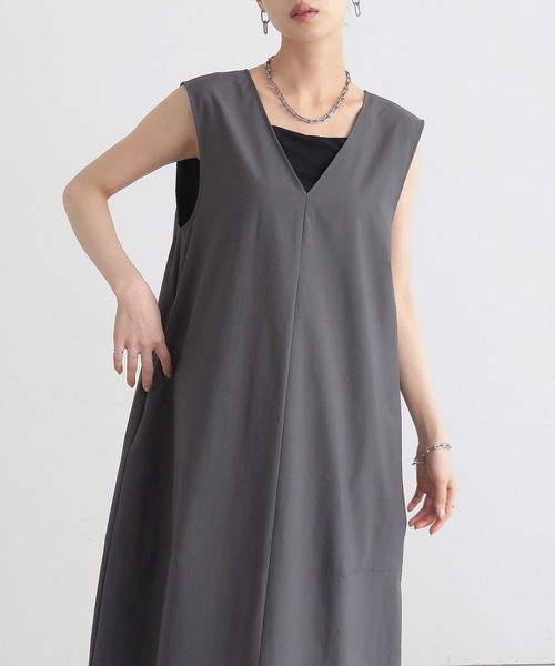 for/c（フォーシー）の「ドライコクーンジャンパースカート【サスティナブル】（ジャンパースカート・レディース・チャコールグレー/ブラック・M/L/PM/TM）」の10枚目の写真