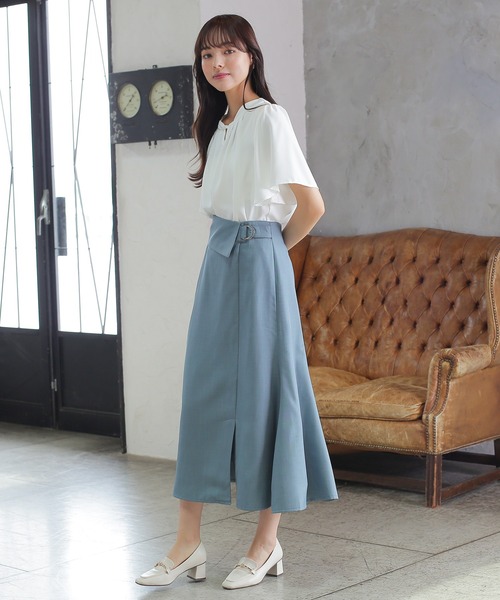 TRUDEA(トルディア)の「ツイストネック半袖ブラウス(シャツ/ブラウス・レディース・ホワイト×ブラック/ブルー/ホワイト/ネイビー・MEDIUM/LARGE)」の10枚目の写真