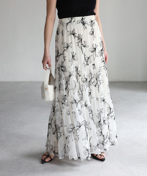 Riberry（リベリー）の「2WAYオーガンジー花柄ティアードスカート（スカート・レディース・ブラック/オフホワイト/グレイッシュベージュ/グレー・FREE）」の2枚目の写真