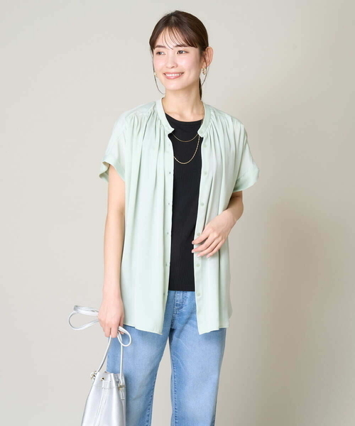 a.v.v（アーヴェヴェ）の「サテンギャザーブラウス（シャツ/ブラウス・レディース・ミント/ベージュ/チャコールグレー/ダークインディゴブルー・40/38/36/34/42）」の11枚目の写真