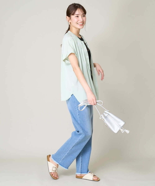 a.v.v（アーヴェヴェ）の「サテンギャザーブラウス（シャツ/ブラウス・レディース・ミント/ベージュ/チャコールグレー/ダークインディゴブルー・40/38/36/34/42）」の13枚目の写真