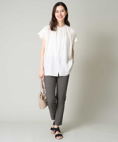 a.v.v（アーヴェヴェ）の「サテンギャザーブラウス（シャツ/ブラウス・レディース・ミント/ベージュ/チャコールグレー/ダークインディゴブルー・40/38/36/34/42）」の17枚目の写真