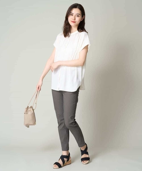 a.v.v（アーヴェヴェ）の「サテンギャザーブラウス（シャツ/ブラウス・レディース・ミント/ベージュ/チャコールグレー/ダークインディゴブルー・40/38/36/34/42）」の20枚目の写真