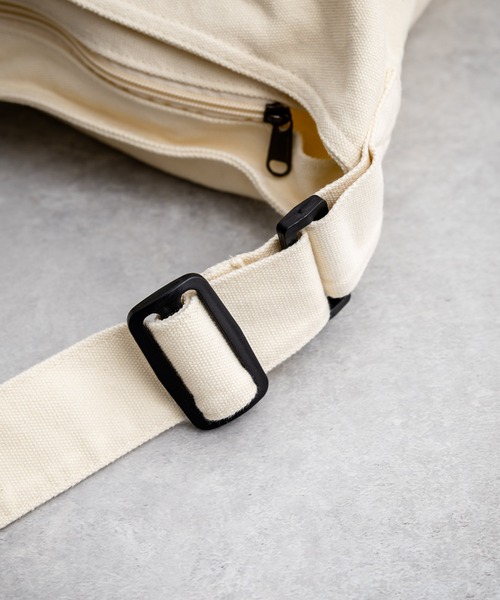 Rocky Monroe（ロッキーモンロー）の「ビックキャンバスショルダーバッグ（ショルダーバッグ・メンズ・カーキ/アイボリー/ブラック・FREE）」の5枚目の写真