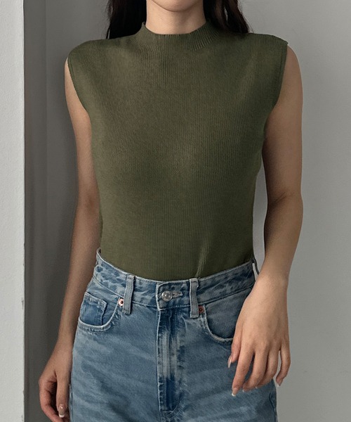 Louere（ルエレ）の「ボトルネックノースリーブリブニット（ニット/セーター・レディース・ライトグレー/ブラック/アイボリー/チャコール/ネイビー/ブルーグレー/グレイッシュベージュ/ブラウン/ピンク/カーキ・SMALL/MEDIUM/LARGE）」の8枚目の写真