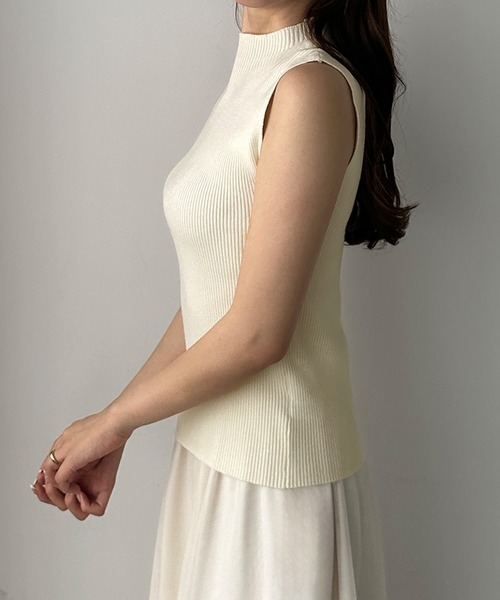 Louere（ルエレ）の「ボトルネックノースリーブリブニット（ニット/セーター・レディース・ライトグレー/ブラック/アイボリー/チャコール/ネイビー/ブルーグレー/グレイッシュベージュ/ブラウン/ピンク/カーキ・SMALL/MEDIUM/LARGE）」の12枚目の写真