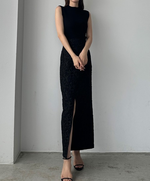 Louere（ルエレ）の「ボトルネックノースリーブリブニット（ニット/セーター・レディース・ライトグレー/ブラック/アイボリー/チャコール/ネイビー/ブルーグレー/グレイッシュベージュ/ブラウン/ピンク/カーキ・SMALL/MEDIUM/LARGE）」の14枚目の写真