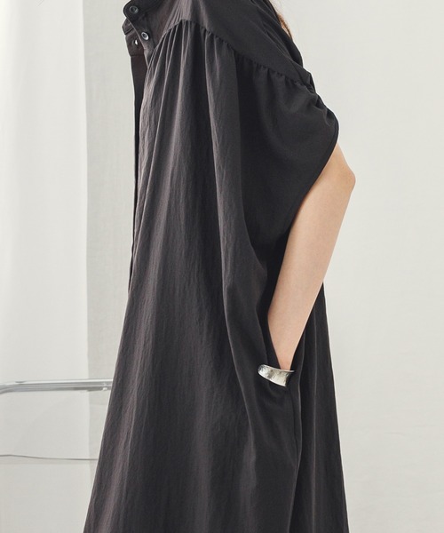 hunch（ハンチ）の「ギャザールーズシャツワンピース（シャツワンピース・レディース・セージグリーン/ホワイト/ブラック・FREE）」の14枚目の写真